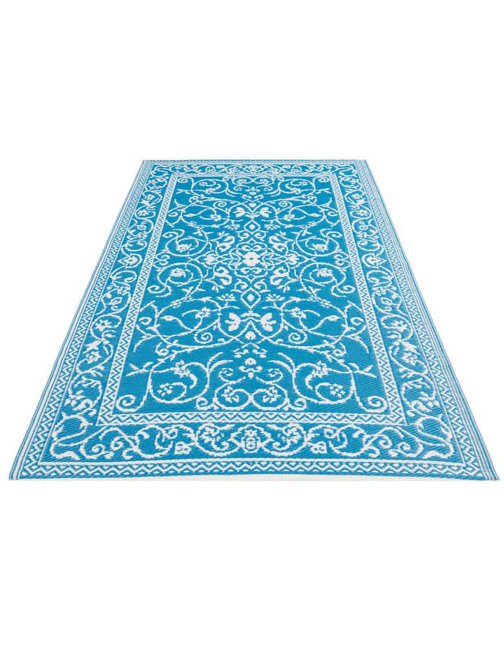 4' x 6' Easy-Clean Traditional Indoor / Outdoor Rug