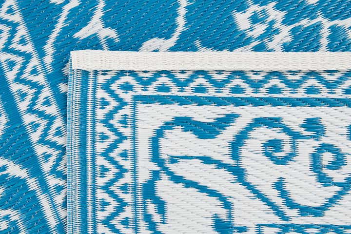 4' x 6' Easy-Clean Traditional Indoor / Outdoor Rug