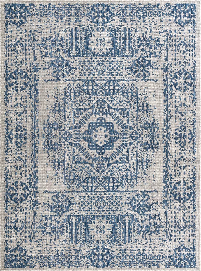 Detail image of 9' x 12' Easy-Clean Traditional Indoor / Outdoor Rug