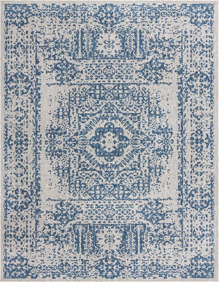 Detail image of 7' 10 x 11' Easy-Clean Traditional Indoor / Outdoor Rug