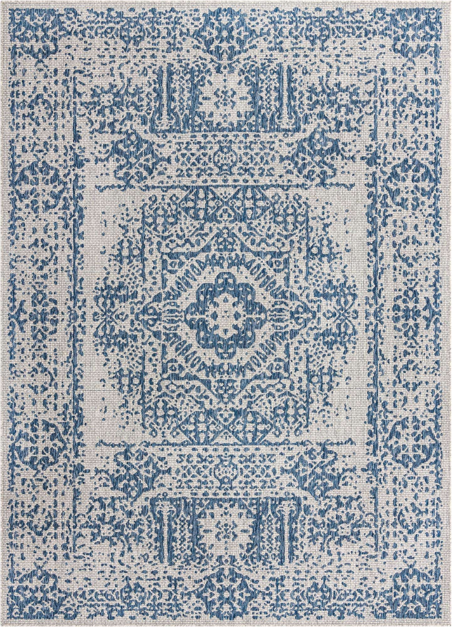 7' 10 x 11' Easy-Clean Traditional Indoor / Outdoor Rug