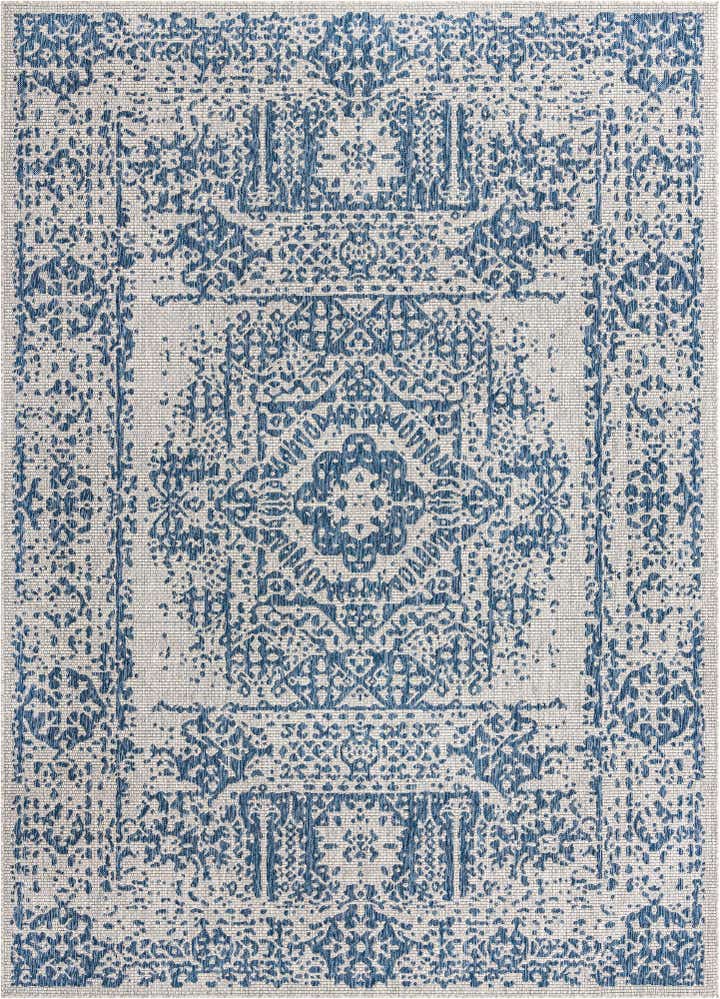 7' 10 x 11' Easy-Clean Traditional Indoor / Outdoor Rug