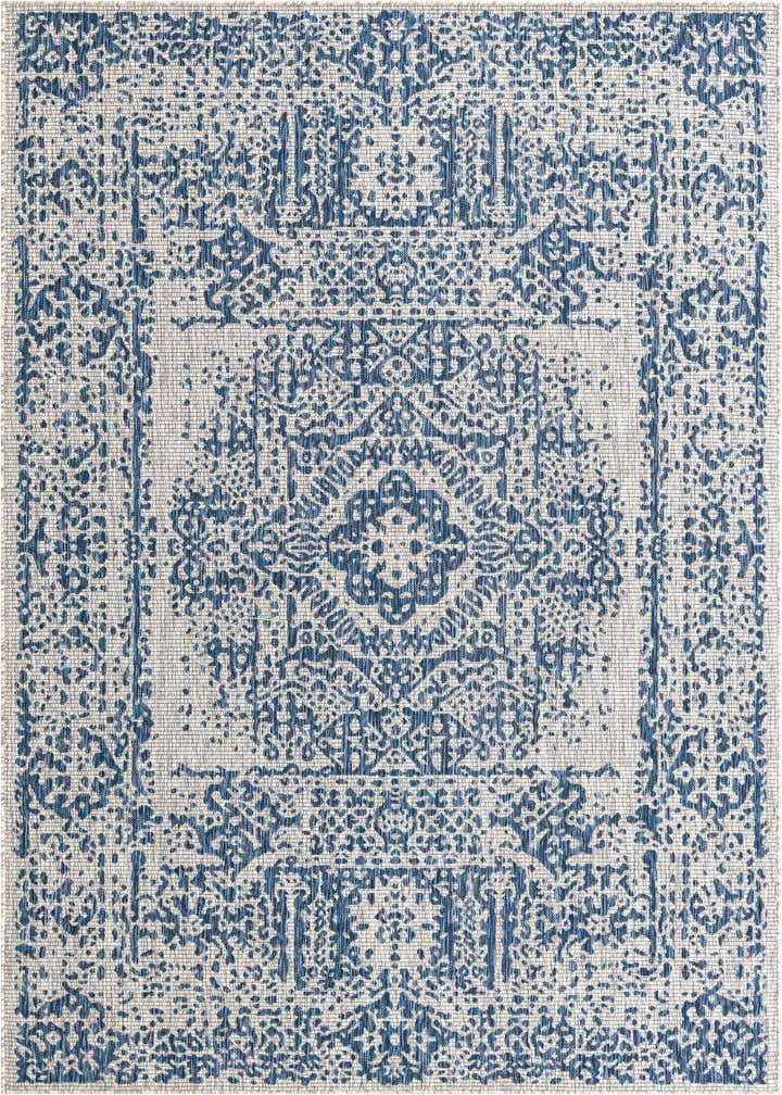 6' x 9' Easy-Clean Traditional Indoor / Outdoor Rug