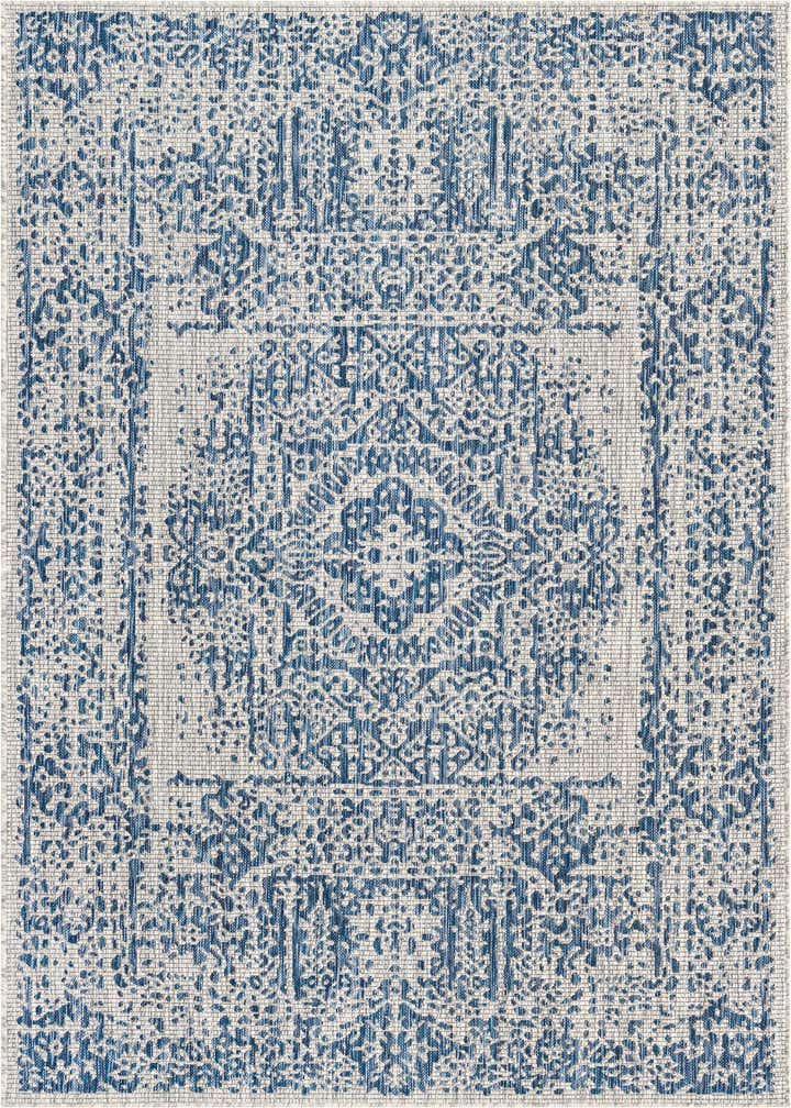 5' 3 x 8' Easy-Clean Traditional Indoor / Outdoor Rug
