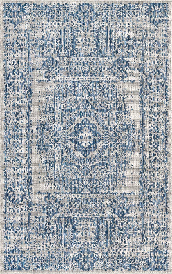 Detail image of 5' 3 x 8' Easy-Clean Traditional Indoor / Outdoor Rug