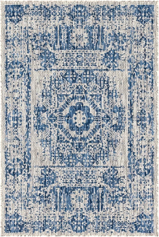 Detail image of 4' x 6' Easy-Clean Traditional Indoor / Outdoor Rug