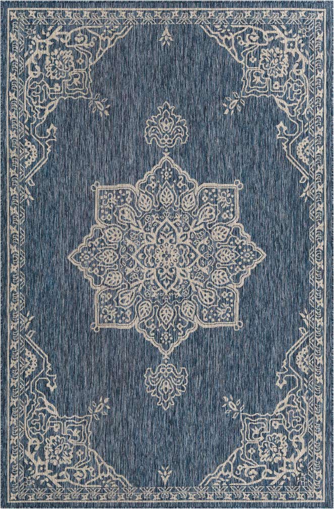 6' x 9' Easy-Clean Traditional Indoor / Outdoor Rug