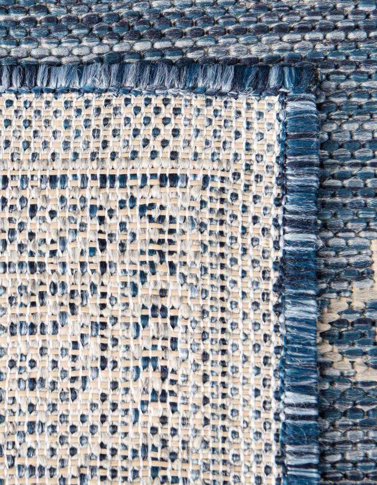 Detail image of 6' x 9' Easy-Clean Traditional Indoor / Outdoor Rug