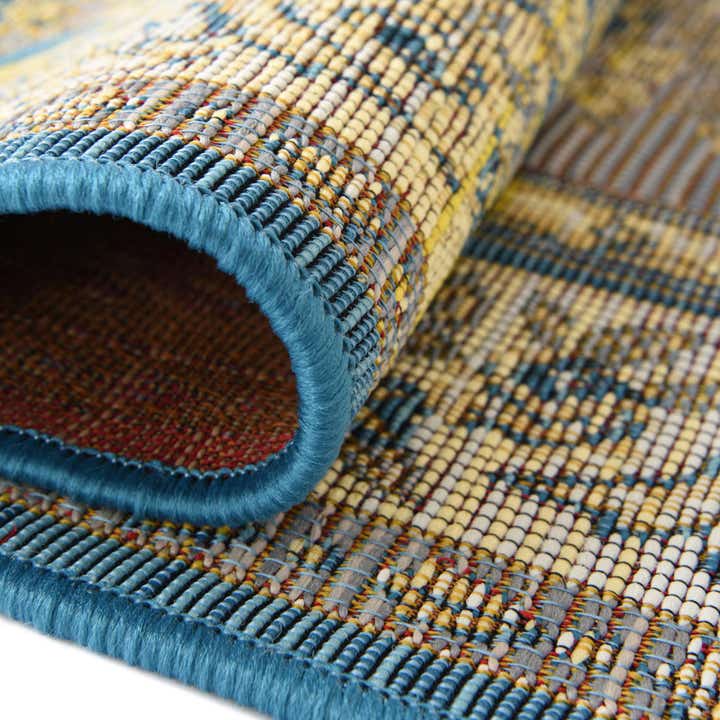 5' 3 x 8' Easy-Clean Traditional Indoor / Outdoor Rug