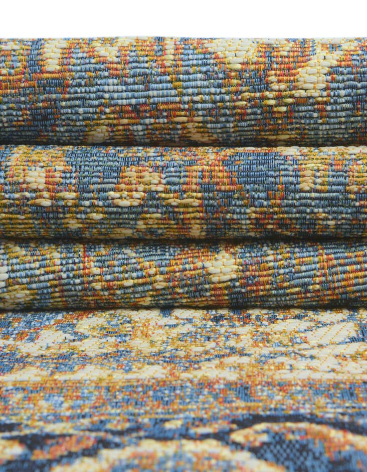 Detail image of 10' x 12' Easy-Clean Traditional Indoor / Outdoor Rug