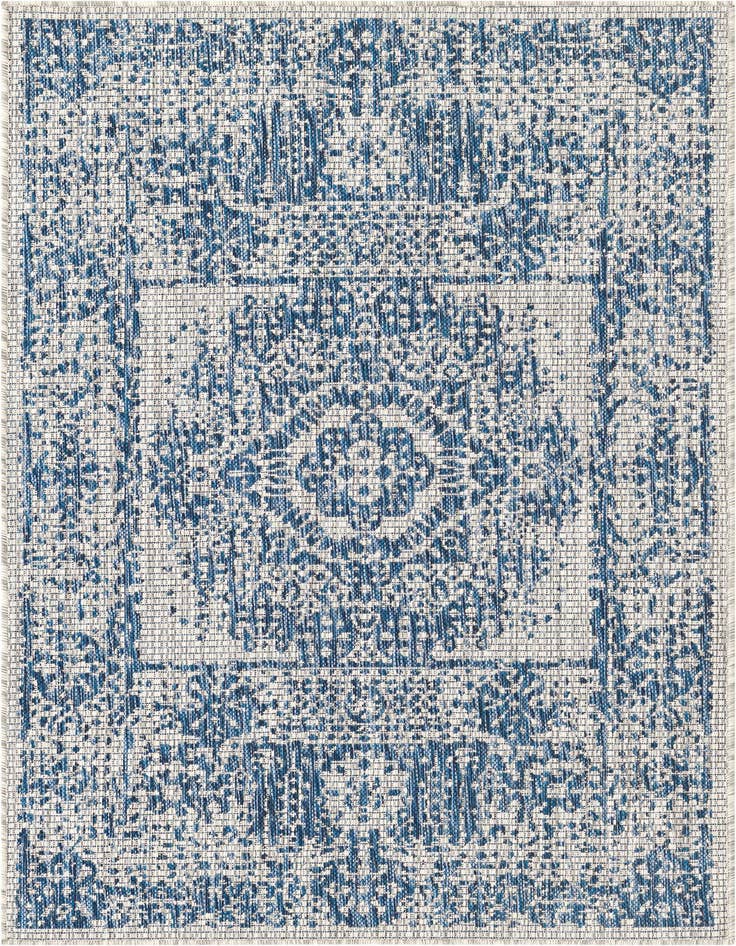 Detail image of 3' x 5' 3 Easy-Clean Traditional Indoor / Outdoor Rug
