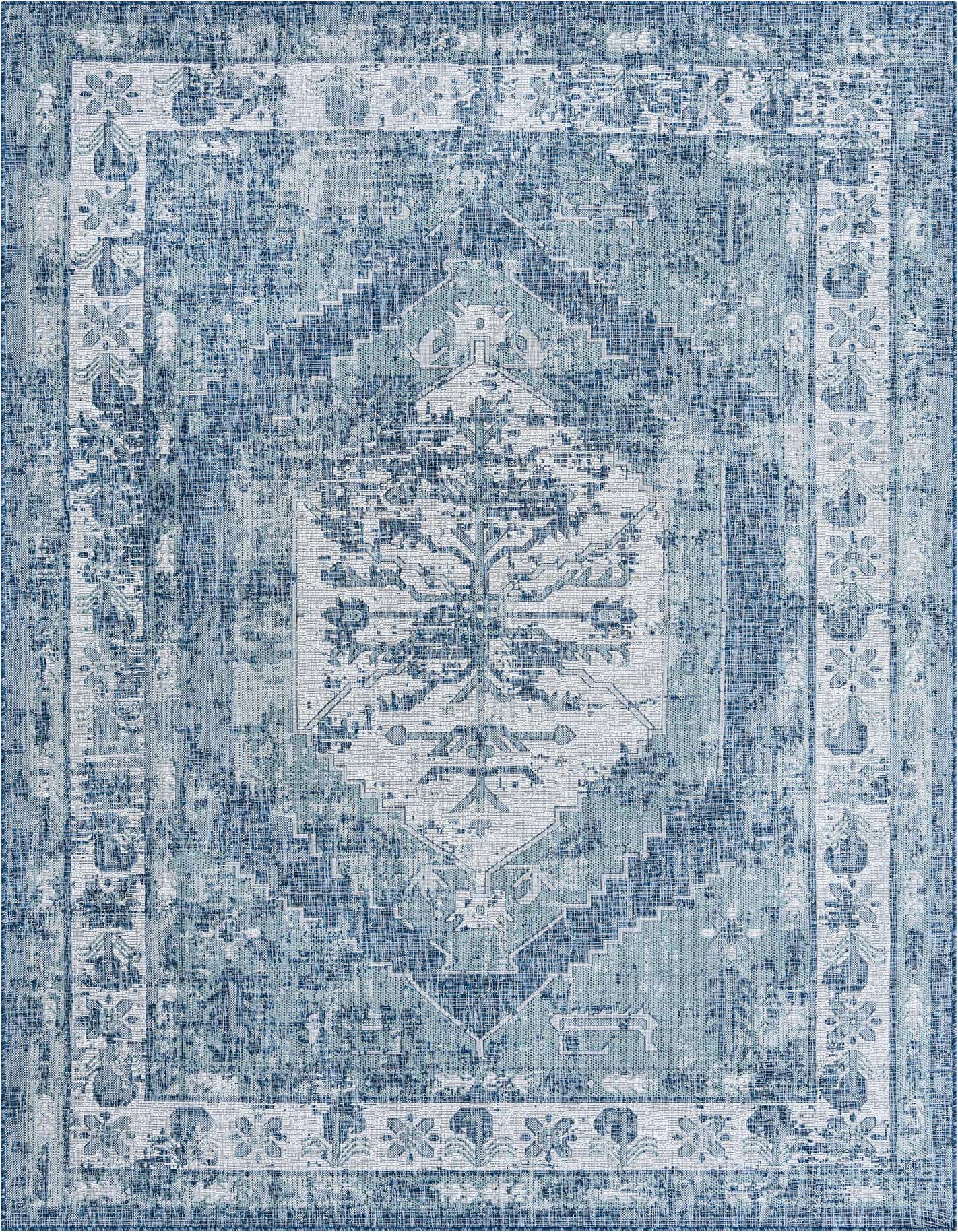 7' 10 x 11' Easy-Clean Traditional Indoor / Outdoor Rug