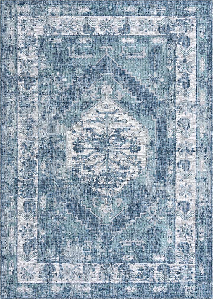 6' x 9' Easy-Clean Traditional Indoor / Outdoor Rug