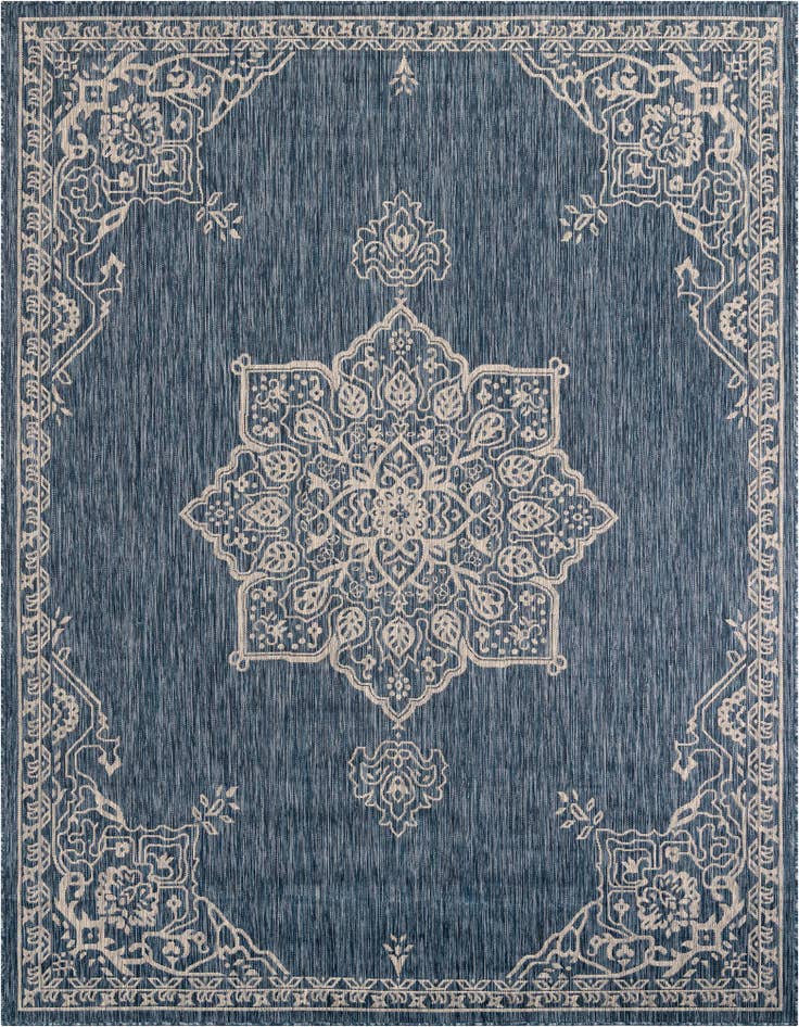 Detail image of 7' 10 x 10' Easy-Clean Traditional Indoor / Outdoor Rug