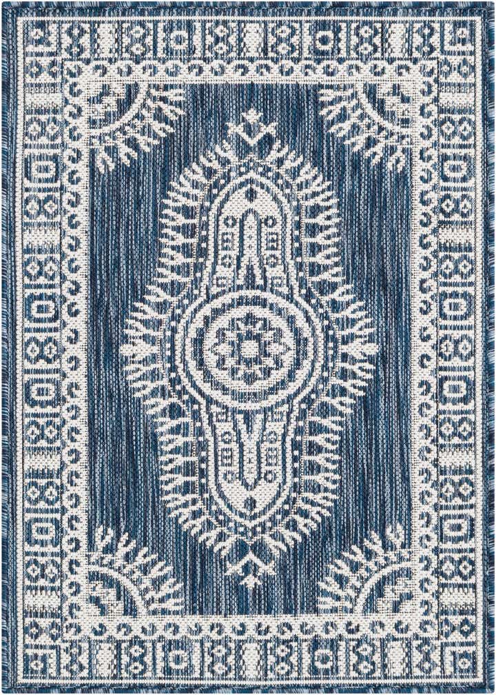 2' x 3' Easy-Clean Traditional Indoor / Outdoor Rug