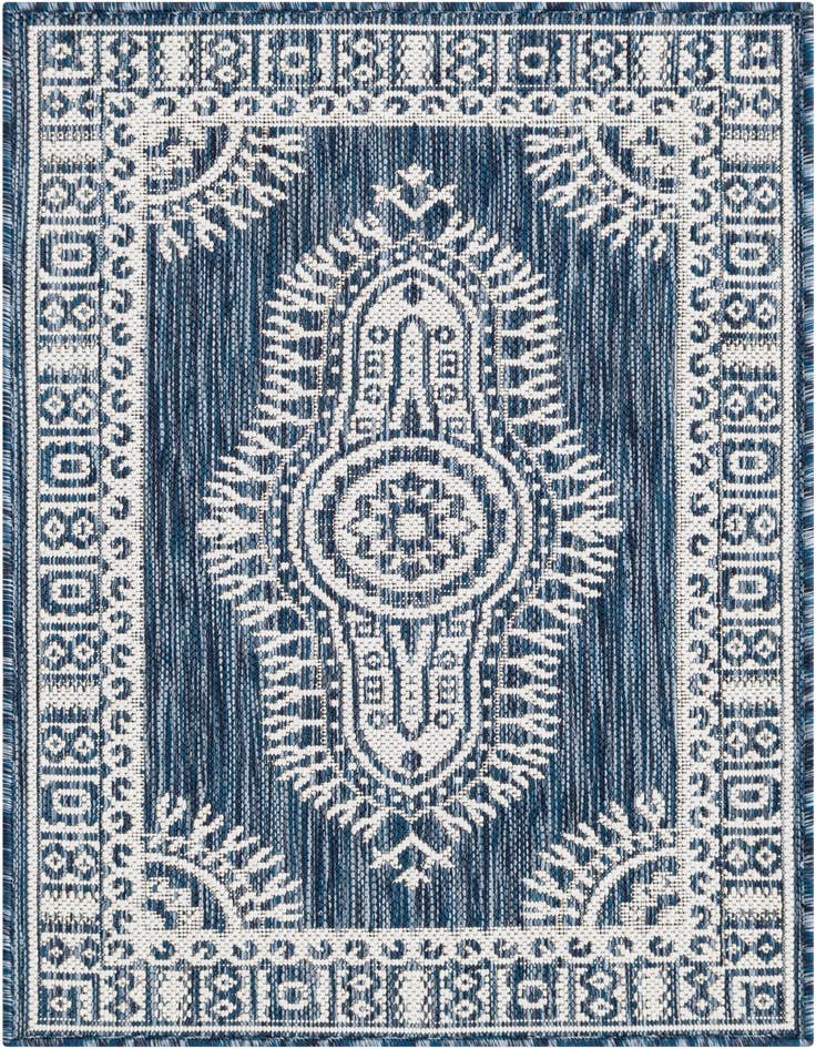 Detail image of 2' x 3' Easy-Clean Traditional Indoor / Outdoor Rug