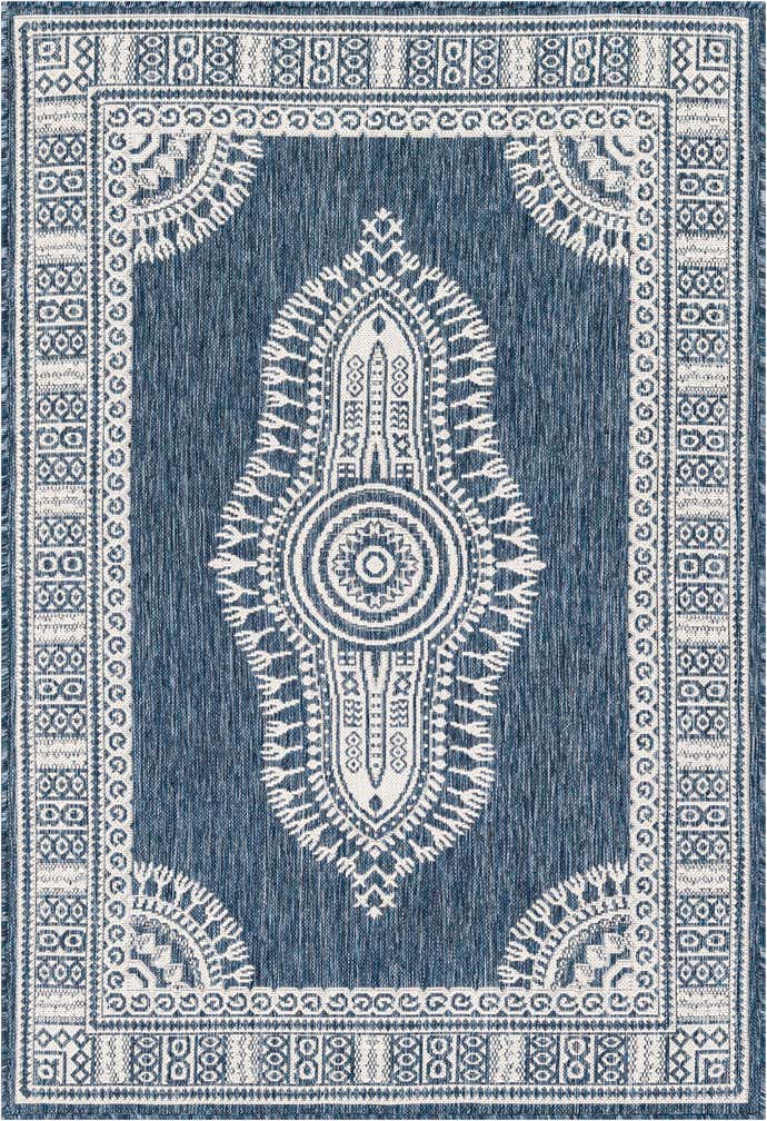 4' x 6' Easy-Clean Traditional Indoor / Outdoor Rug