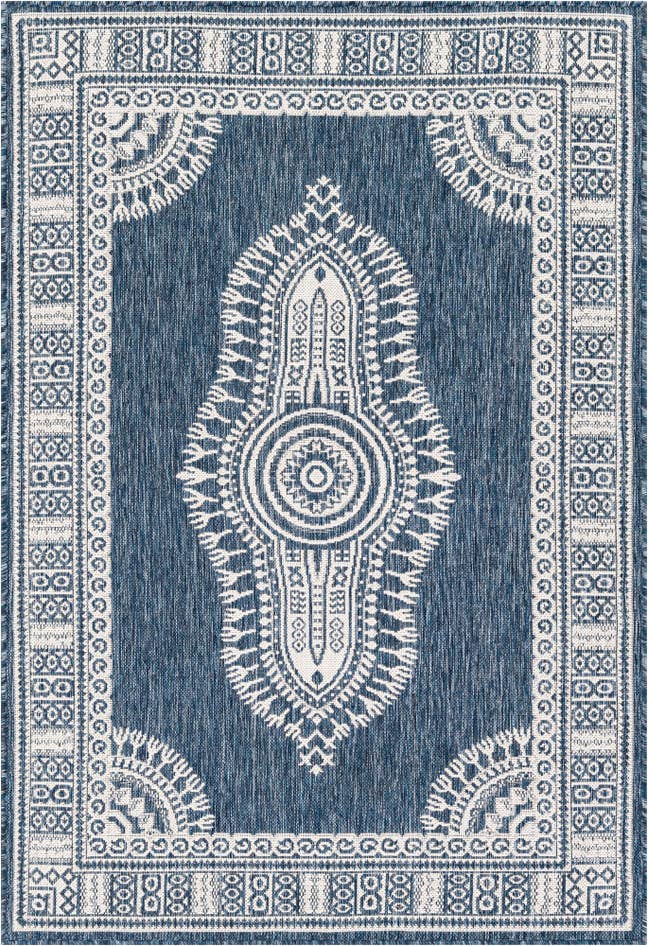 Detail image of 4' x 6' Easy-Clean Traditional Indoor / Outdoor Rug