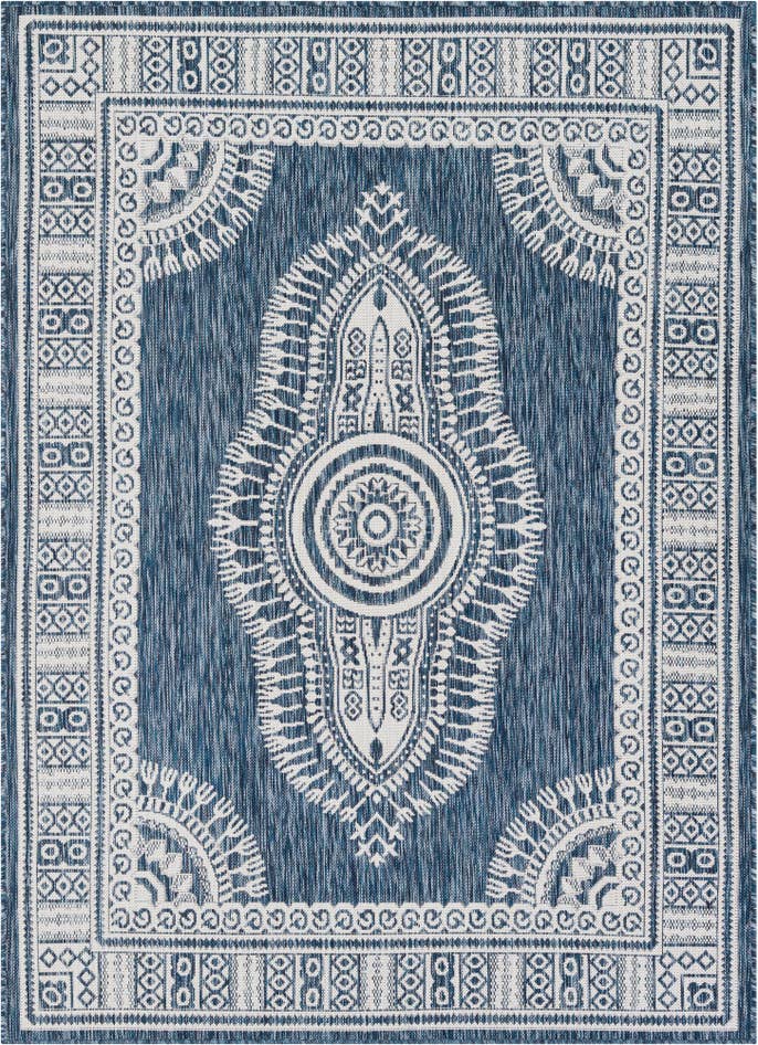 Detail image of 5' 3 x 7' Easy-Clean Traditional Indoor / Outdoor Rug