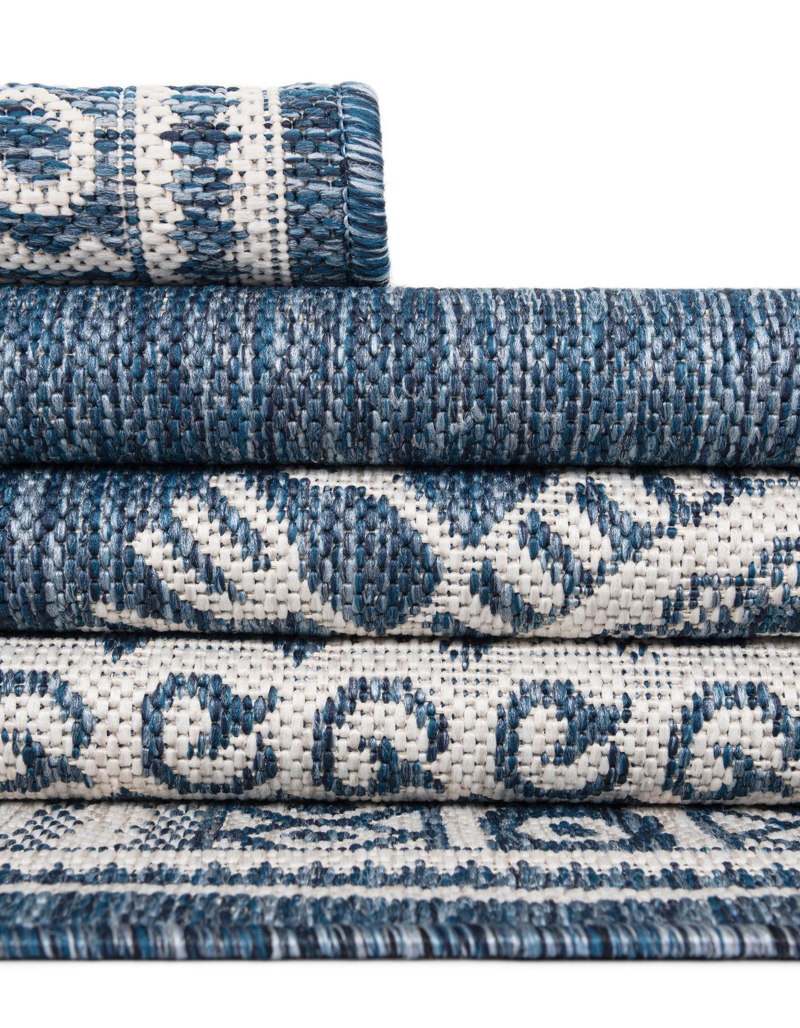 10' x 14' Easy-Clean Traditional Indoor / Outdoor Rug