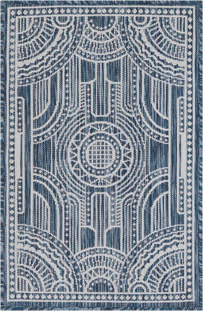 2' x 3' Easy-Clean Traditional Indoor / Outdoor Rug