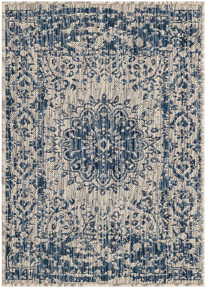 2' x 3' Easy-Clean Traditional Indoor / Outdoor Rug