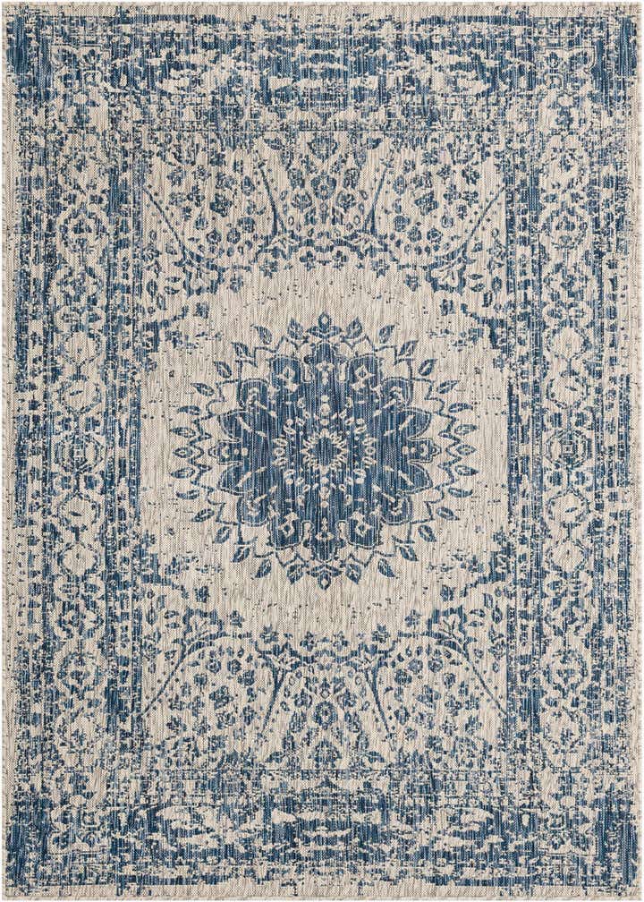 5' 3 x 8' Easy-Clean Traditional Indoor / Outdoor Rug