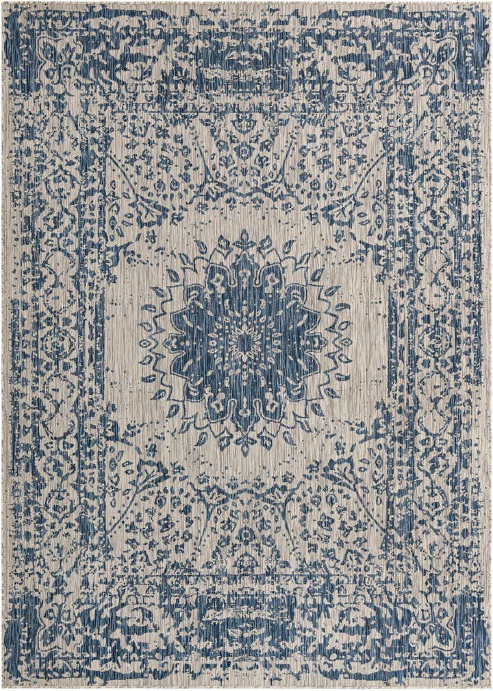 7' 10 x 10' Easy-Clean Traditional Indoor / Outdoor Rug