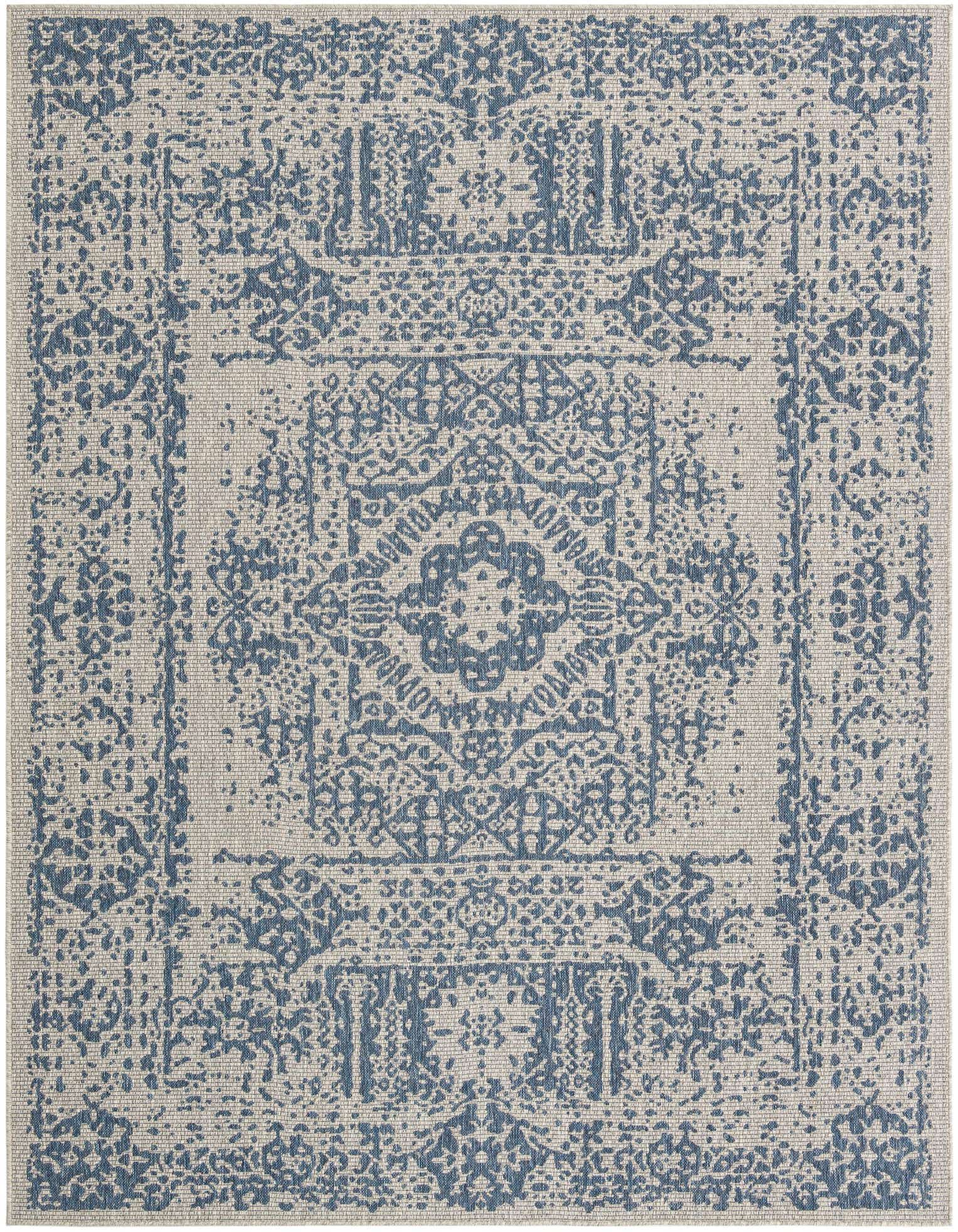 7' 10 x 10' Easy-Clean Traditional Indoor / Outdoor Rug