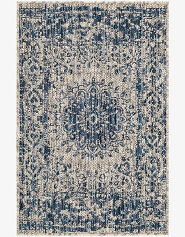 Blue Easy-Clean Traditional Indoor / Outdoor Rug