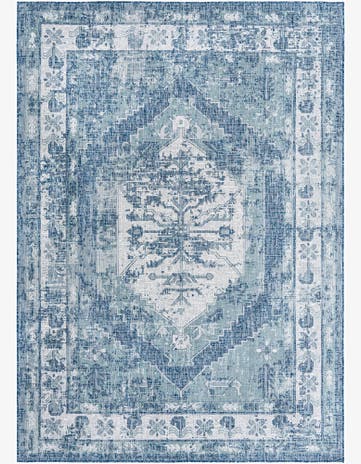 7' 10 x 11' Easy-Clean Traditional Indoor / Outdoor Rug