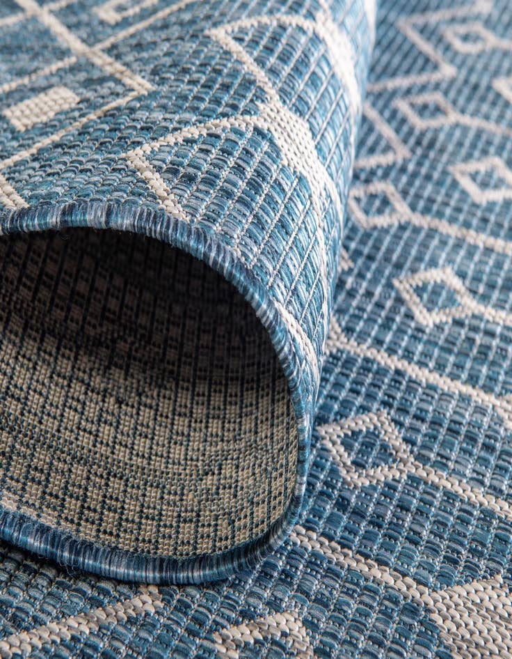 Detail image of 4' x 6'  Washable Trellis Indoor / Outdoor Rug