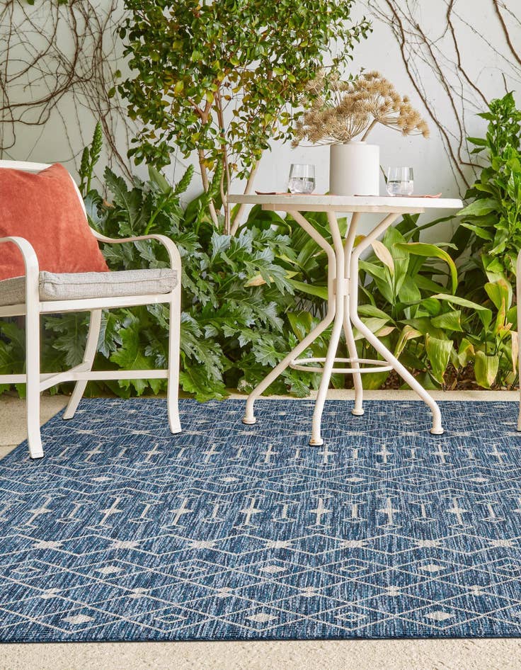 Detail image of 7' x 10'  Washable Trellis Indoor / Outdoor Rug