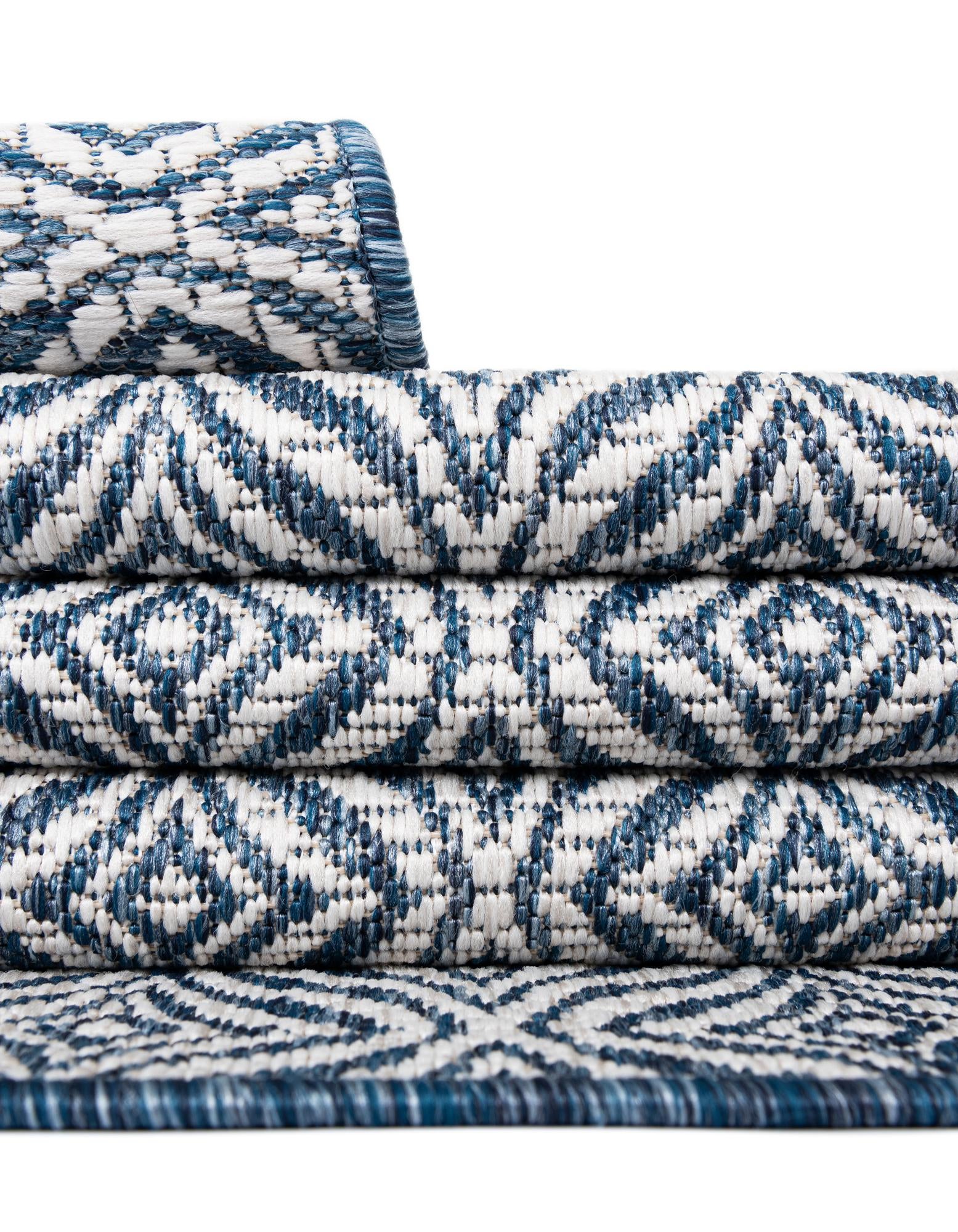 7' 10 x 11' Easy-Clean Trellis Indoor / Outdoor Rug