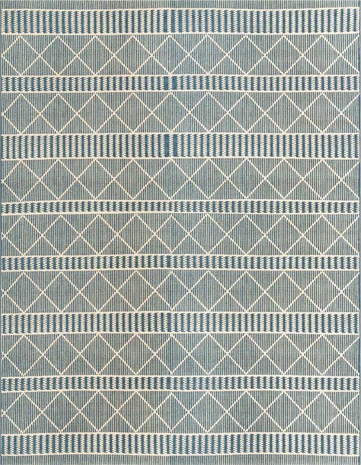 Detail image of 7' 10 x 10' Easy-Clean Trellis Indoor / Outdoor Rug