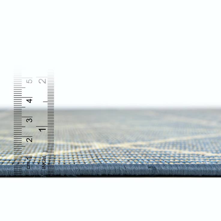 Detail image of 10' x 12' Easy-Clean Trellis Indoor / Outdoor Rug