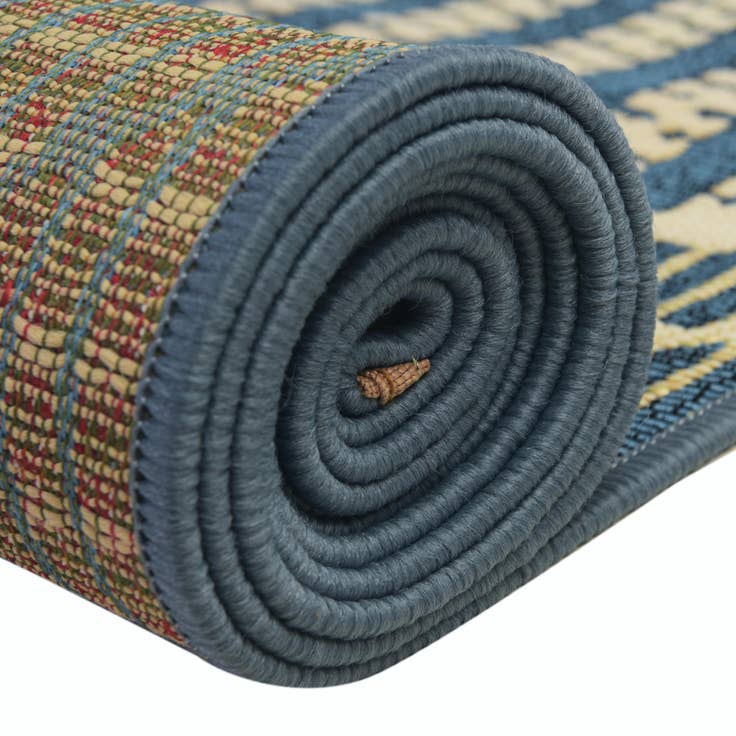 Detail image of 5' 3 x 8' Easy-Clean Trellis Indoor / Outdoor Rug