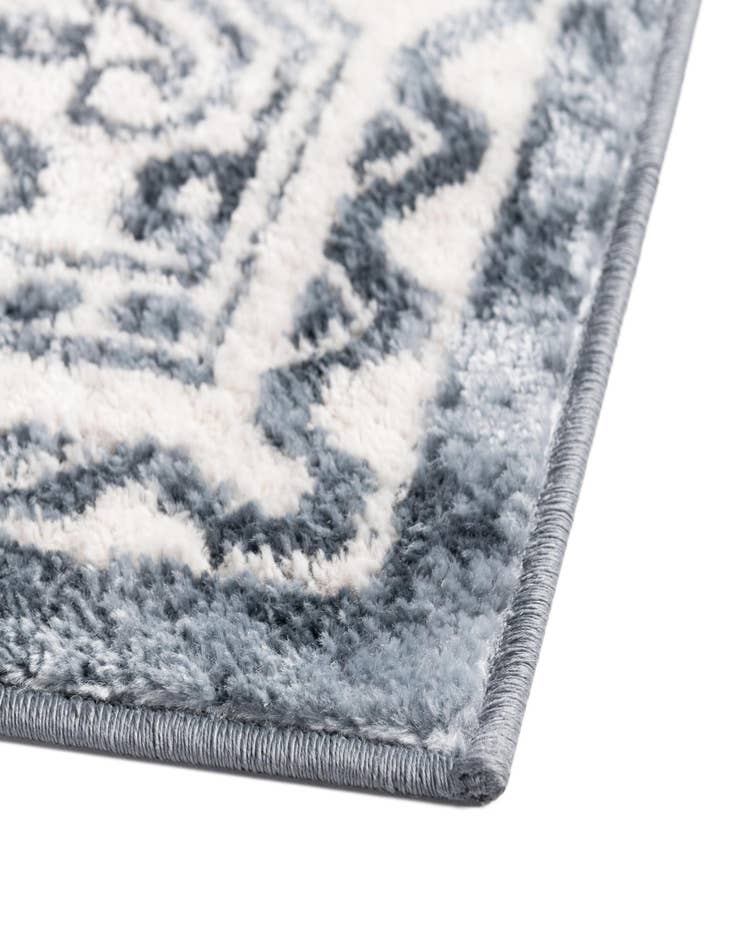 Detail image of 5' x 8' Oxford Rug