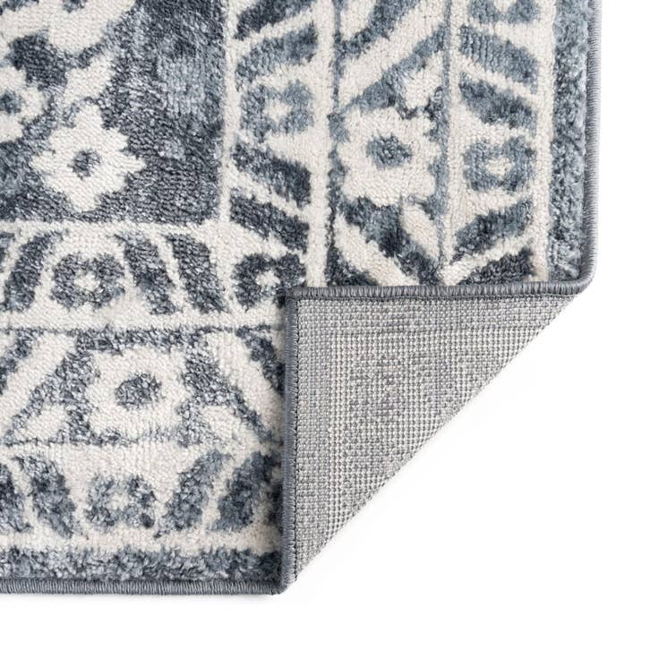 Detail image of 2' x 3' Oxford Rug