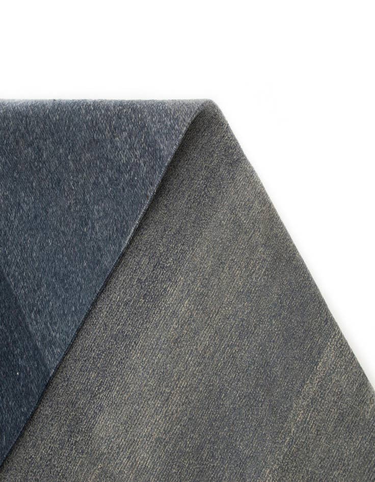 Detail image of 7' 4 x 9' 10 Pantala Rug