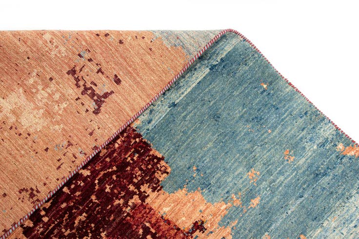 Detail image of 8' 4 x 11' 3 Rubin Wool Rug