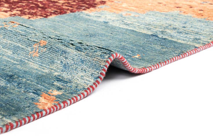 Detail image of 8' 4 x 11' 3 Rubin Wool Rug