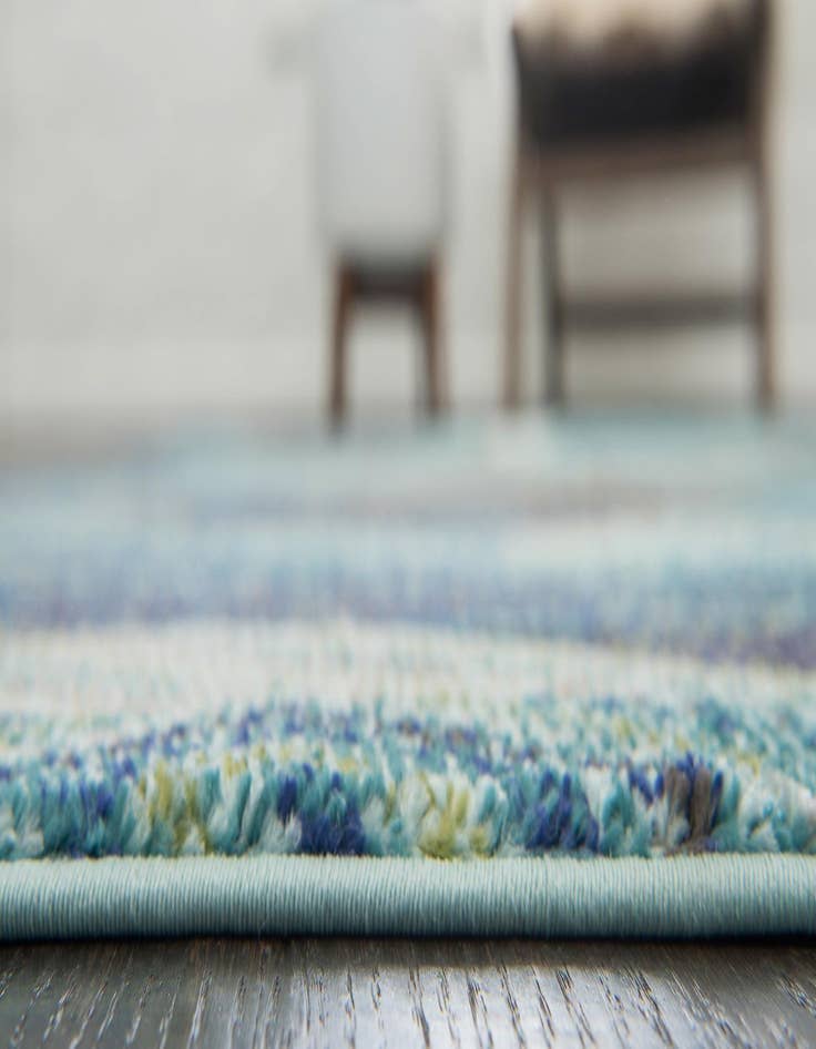 Detail image of 8' x 10'  Washable Santa Fe Rug