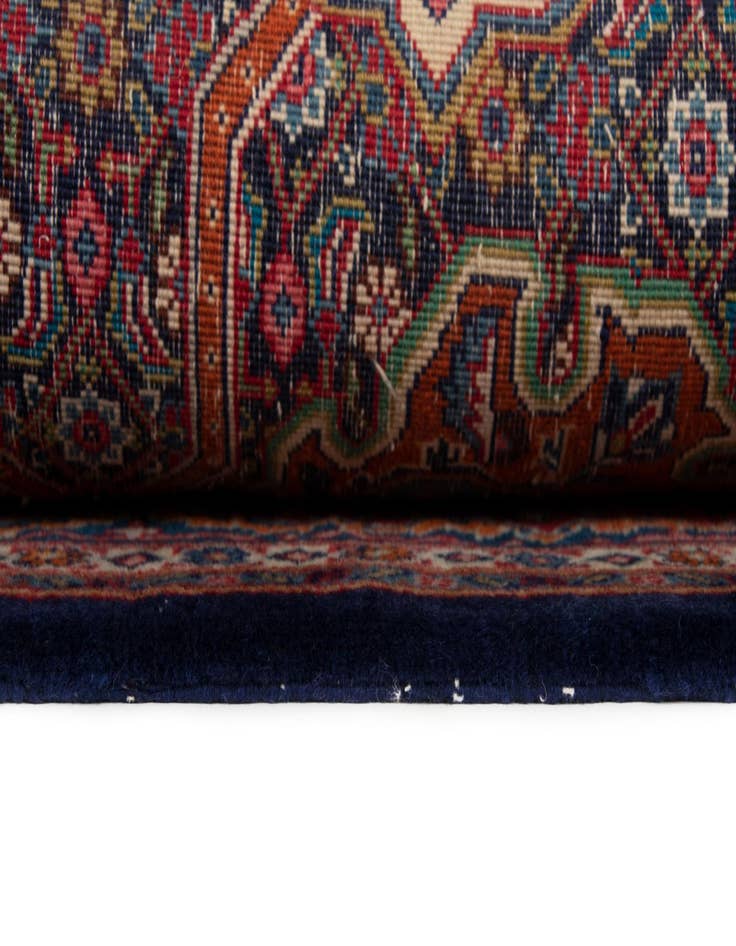 Detail image of 4' 5 x 7' 1 Sarough Wool Rug