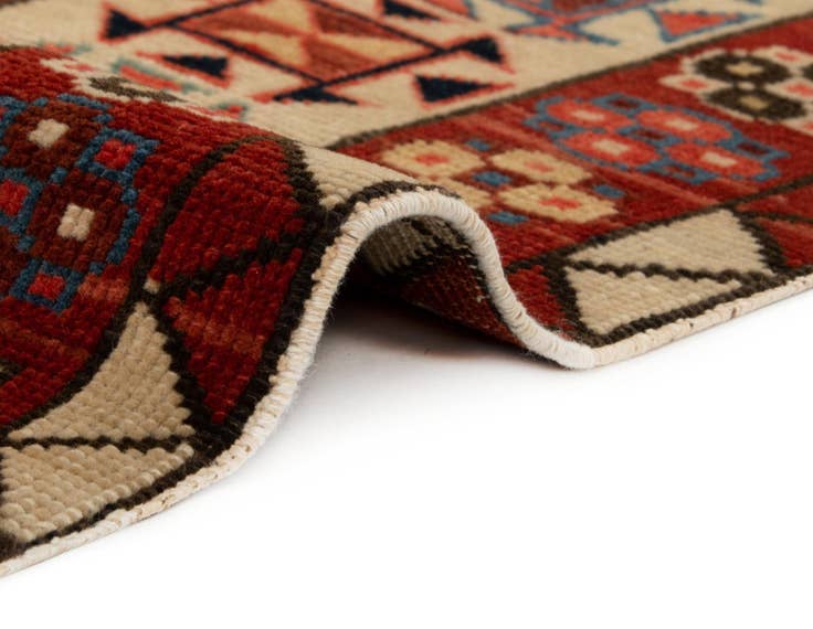 Detail image of 4' 1 x 5' 8 Schirwan Wool Rug