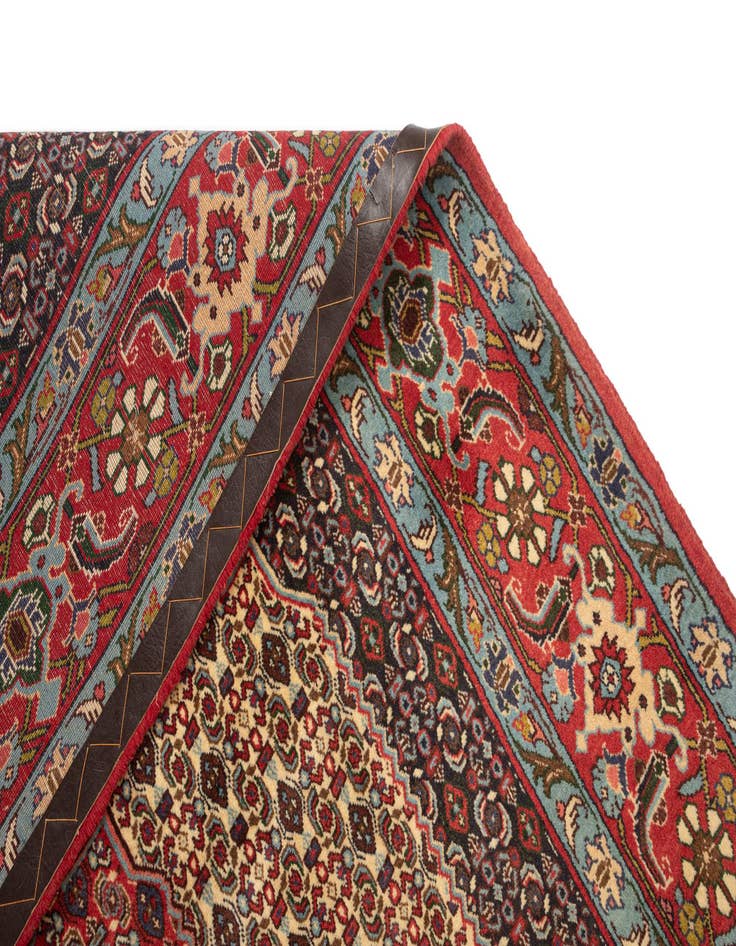 Detail image of 8' 3 x 11' Senneh Wool Rug