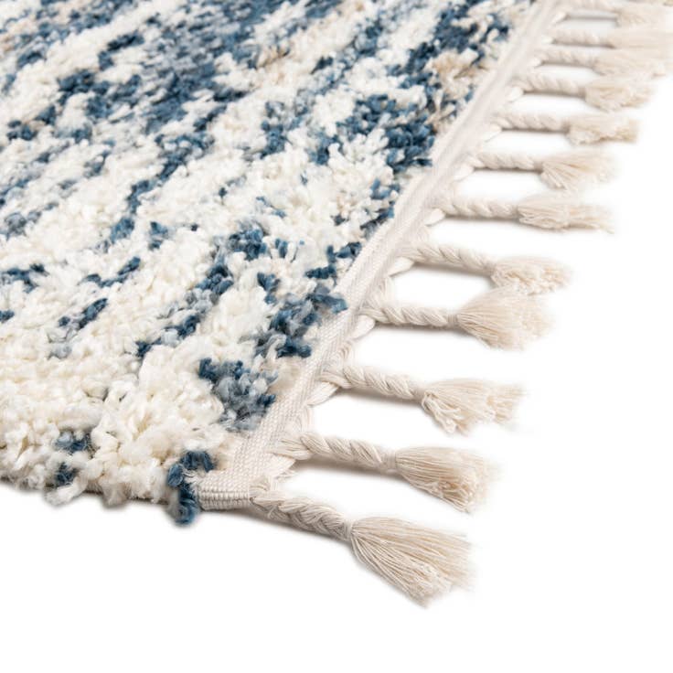 Detail image of 4' x 6' Serenity Shag Rug
