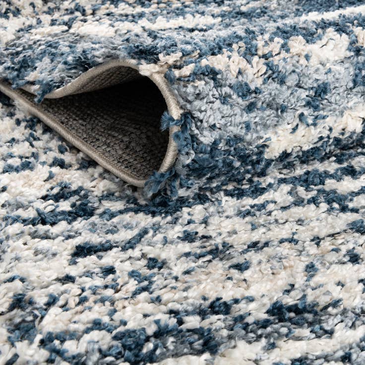 Detail image of 7' x 10' Serenity Shag Rug
