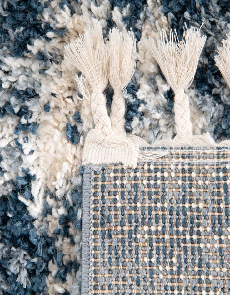 Detail image of 5' 3 x 8' Serenity Shag Rug