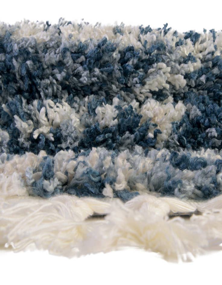 Detail image of 7' x 10' Serenity Shag Rug
